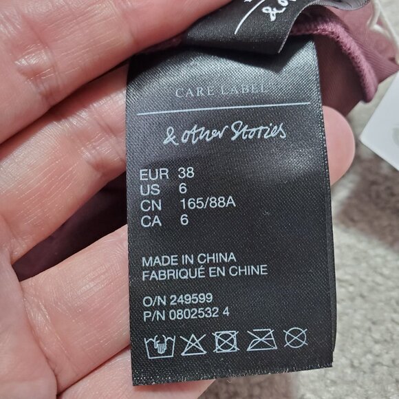 & OTHER STORIES NWT Velvet Jacquard Bodysuit SS Stretch V-Neck Burgundy Womens 6 - Picture 10 of 15